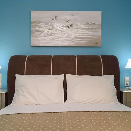 Spyros Apartments With Pool Каламаки Екстериор снимка