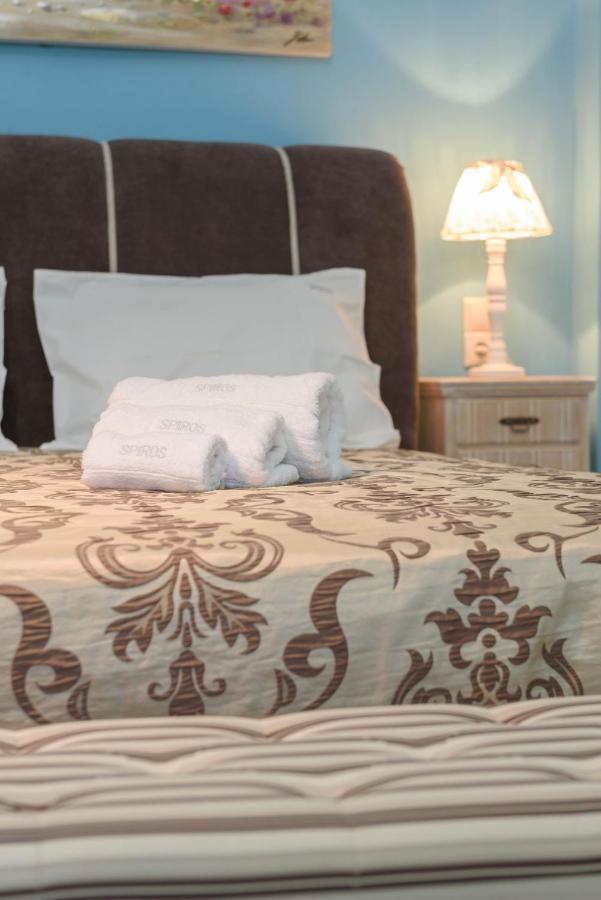 Spyros Apartments With Pool Каламаки Екстериор снимка