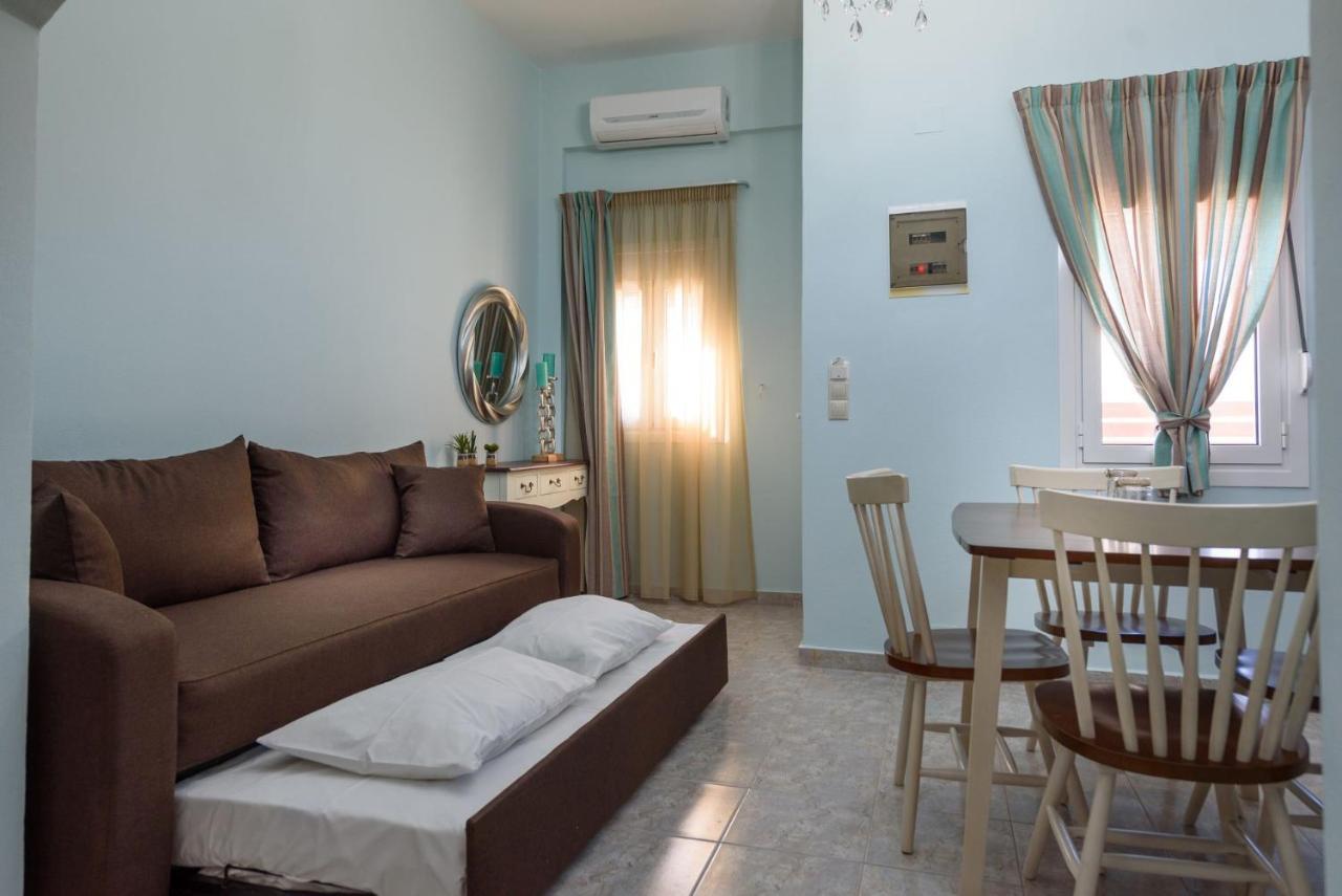 Spyros Apartments With Pool Каламаки Екстериор снимка