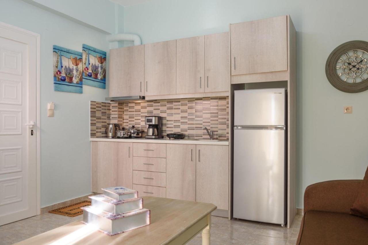 Spyros Apartments With Pool Каламаки Екстериор снимка